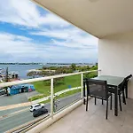 Broadwater View In Southport 1B